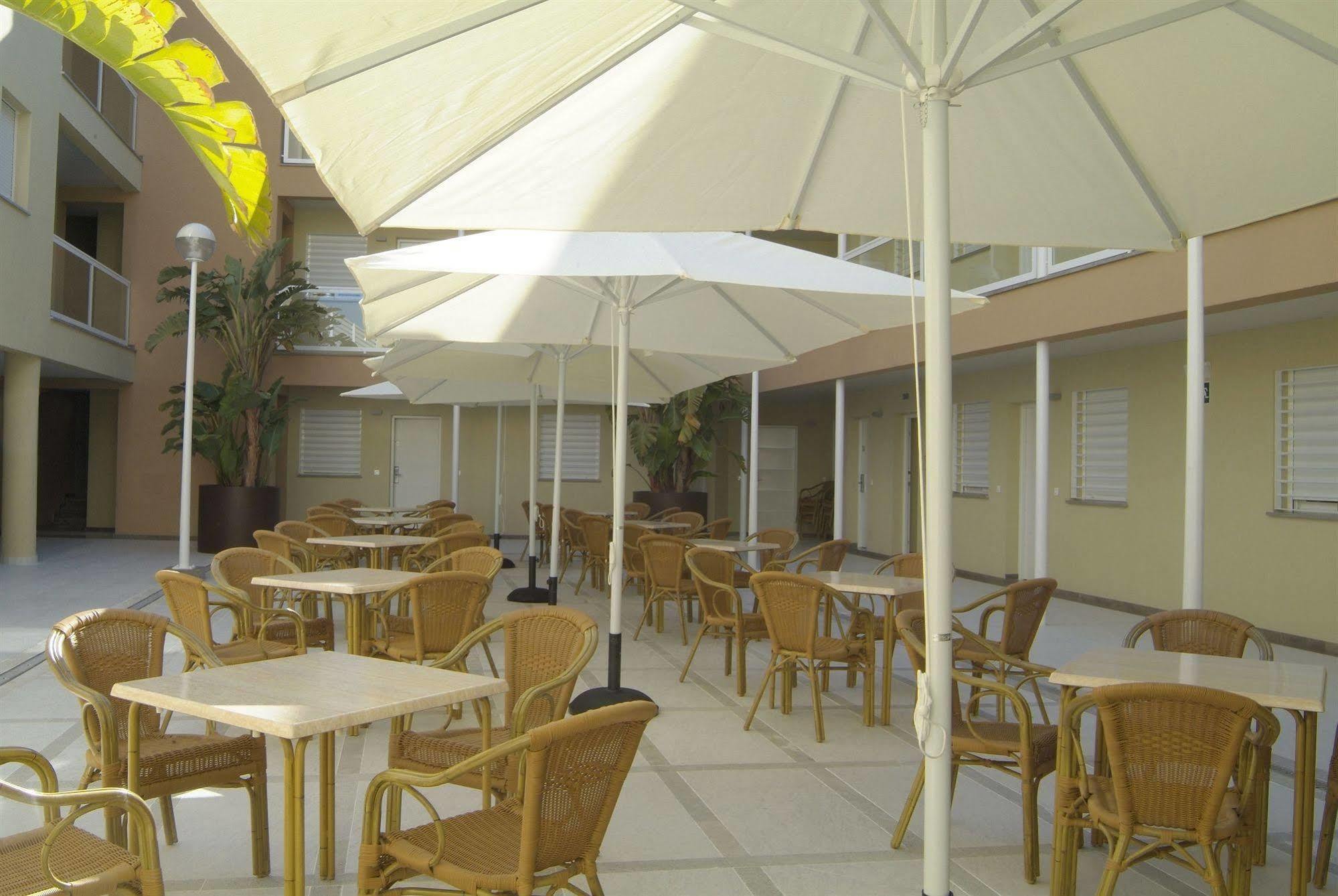 San Pablo Suites Ecija Restoran gambar